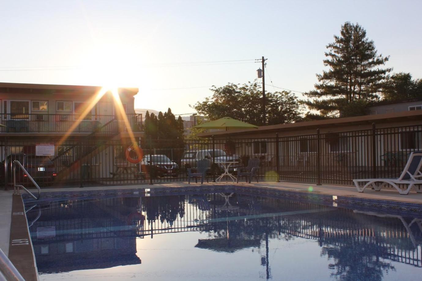 Flamingo Motel Penticton Eksteriør bilde