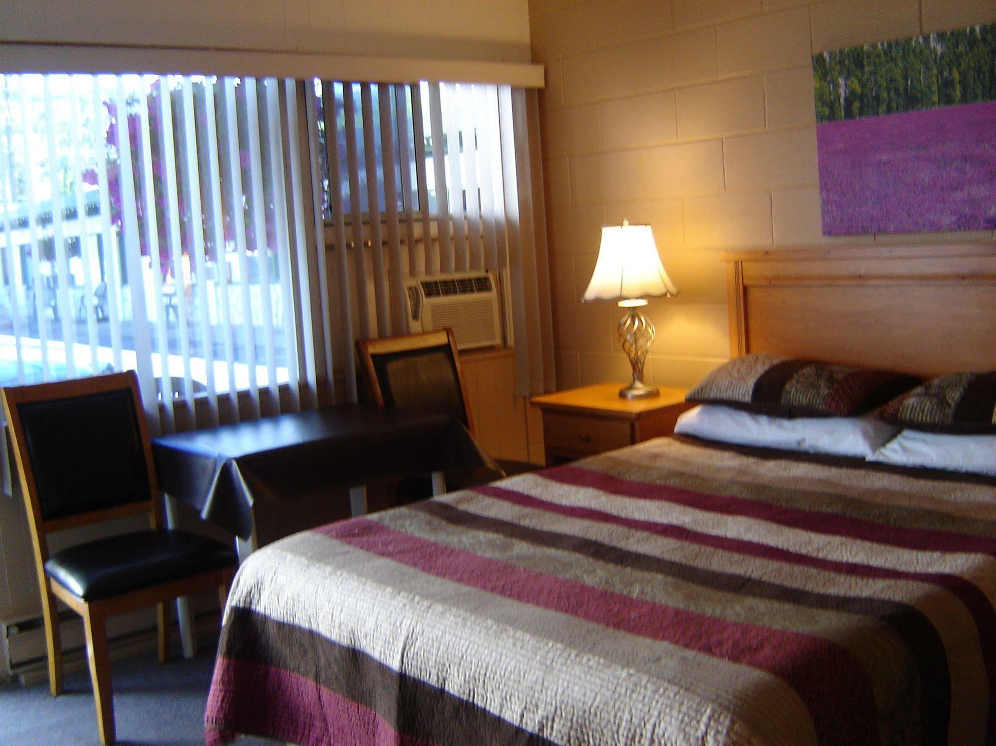 Flamingo Motel Penticton Eksteriør bilde
